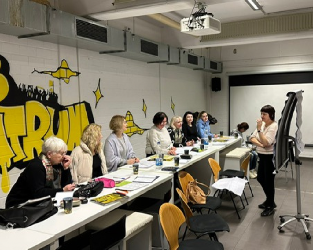 Nataliya Puchkarova gibt Sprachunterricht auf ukrainisch im BVB-Lernzentrum