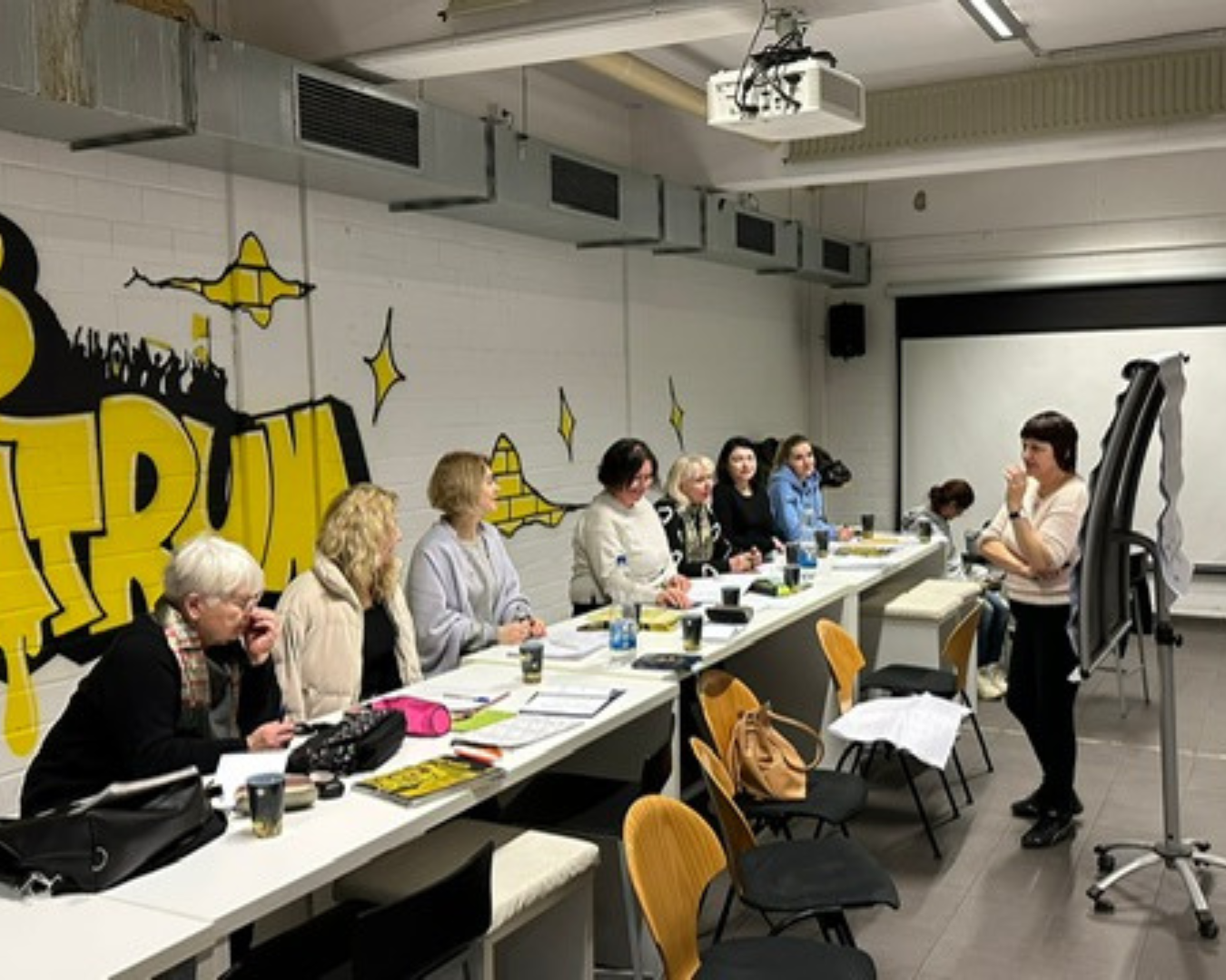 Nataliya Puchkarova gibt Sprachunterricht auf ukrainisch im BVB-Lernzentrum